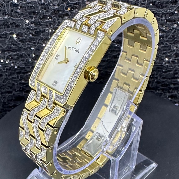 AUTHENTIC WOMEN'S BULOVA GOLD DIAMOND RECTANGLE WATCH - Picture 4 of 5